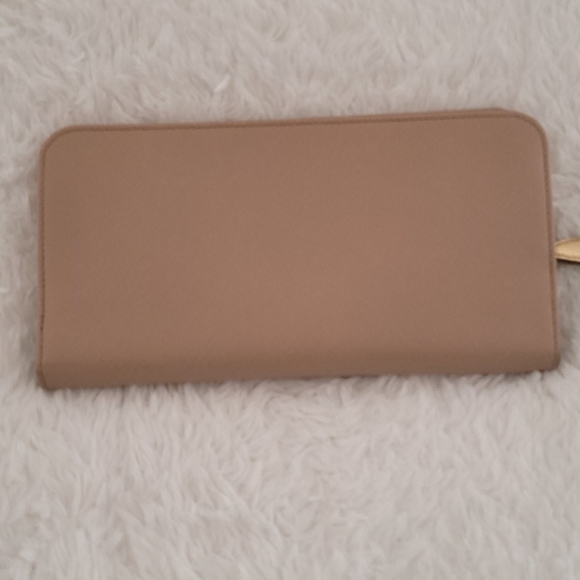 Prada Large Saffiano Wallet in Cammeo - Picture 2 of 8